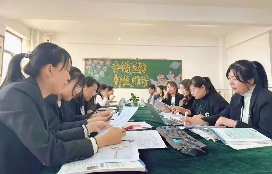 华展教学||聚焦英语魅力，共绘教育新篇——英语教研组风采展示