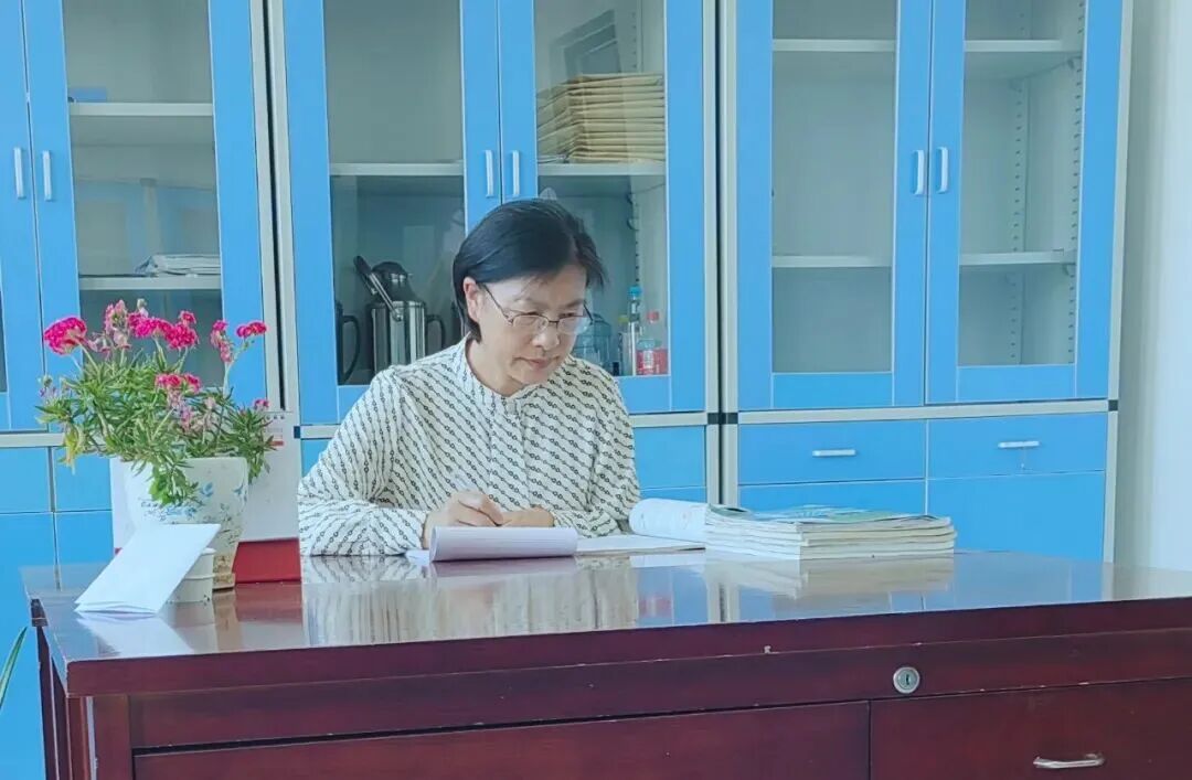 华展名师｜岁月沉淀智慧，生命因您而精彩——李晶华老师风采
