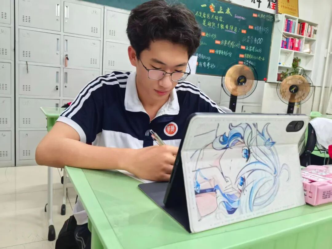 华展金榜少年｜王义欣：物理类447分，越线不负耕耘，筑梦美好前程！